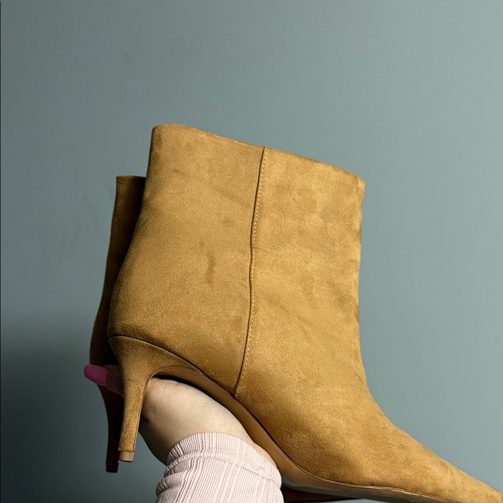 H&M Chic Tan Brown Suede Kitten Heel Pointed Toe Ankle Booties - Picture 3 of 8
